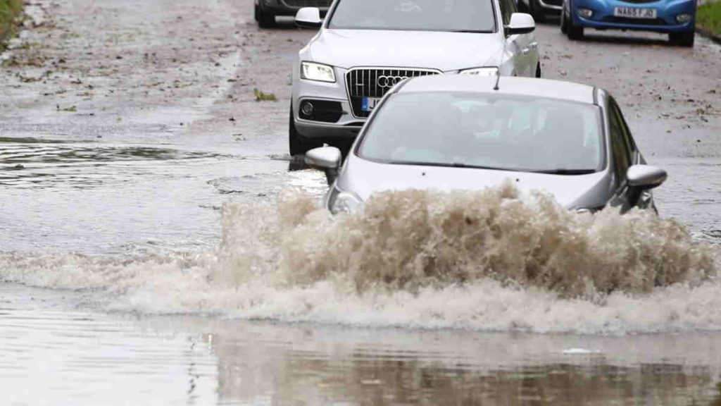 Water Hammer Pada Mesin Mobil Musuh Utama Saat Banjir Harapan Rakyat