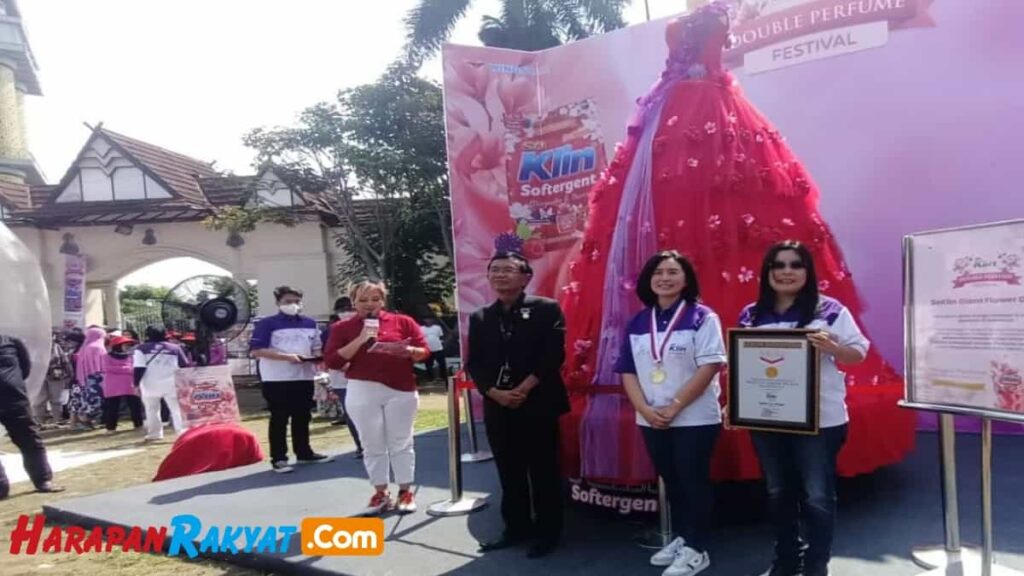 Dorong Umkm Fesyen Di Bandung Gaun Tertinggi Pecahkan Rekor Muri