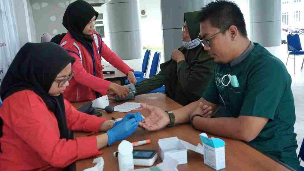 Bantu Stok Darah PMI Pegawai RSUD Pandega Pangandaran Ikut Donor