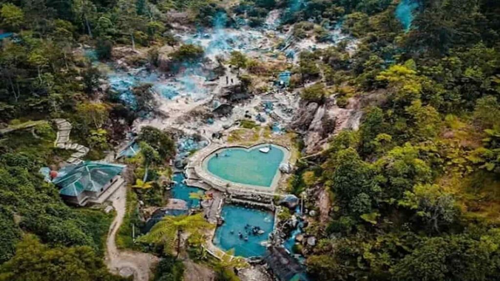 Kawah Cibuni Rengganis Destinasi Wisata Unik Bonus Terapi