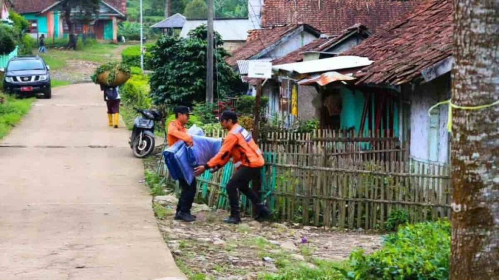 Cuaca Ekstrem Terjang Kertasari Kabupaten Bandung Bpbd Jabar Waspadai