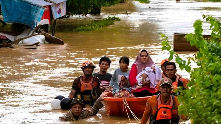 Banjir Dan Tanah Longsor Di Sulsel Orang Meninggal Ribuan Warga