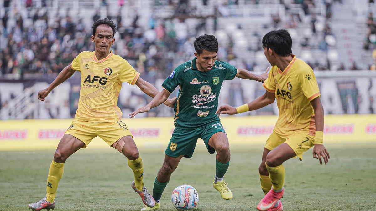 Punya Catatan Gemilang Uston Nawawi Resmi Perpanjang Kontrak Di Persebaya