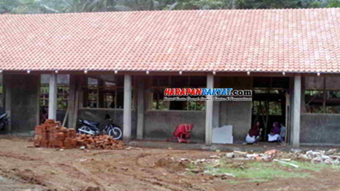 Pembangunan MA Babussalam Dicuekin Warga
