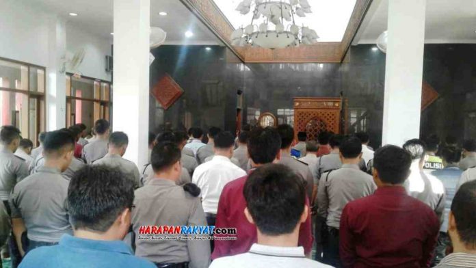 Puluhan Anggota Polres Ciamis Gelar Sholat Ghaib untuk Almarhum BJ Habibie