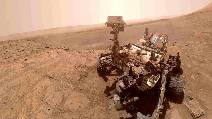 Robot Curiosity Rover Selfie