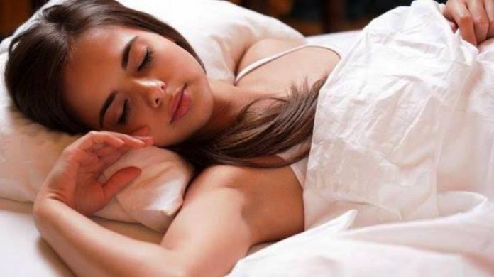 Tidur Tidak Pakai Celana Dalam Baik Buat Kesehatan?