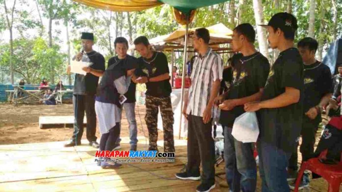 Klub motor RX King, King Club Galuh Pakuan (KCGP) Kabupaten Ciamis, menggelar kegiatan bakti sosial dengan memberikan santunan kepada anak yatim dan jompo.