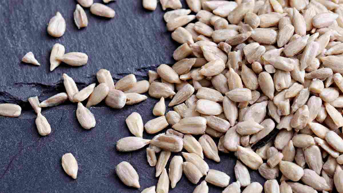 Efek Makan Kuaci Terlalu Banyak