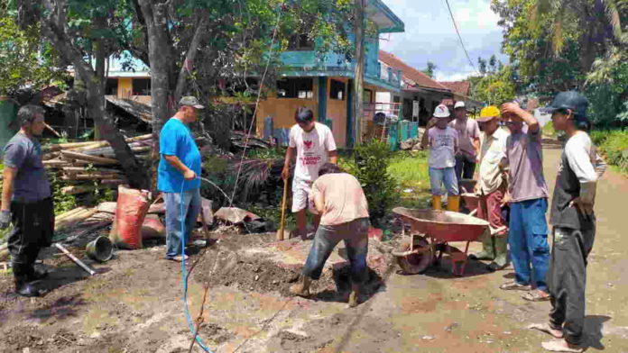 Tak Tersentuh Dana Desa, Warga Pamalayan Ciamis Swadaya Bangun Jalan