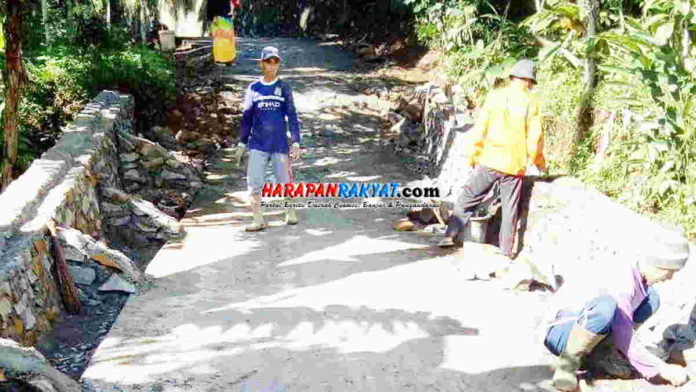 Warga Sindangjaya Ciamis Lakukan Perbaikan Secara Swadaya