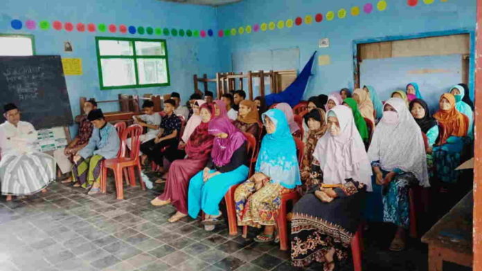 Karang Taruna Pasiripis Desa Jayaratu Tasikmalaya Santuni Yatim dan Jompo