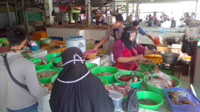 Pedagang Ikan Laut Segar