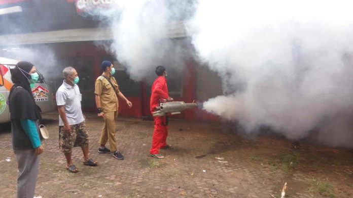 Dinkes Kota Banjar Lakukan Fogging di Lokasi Wabah Chikungunya