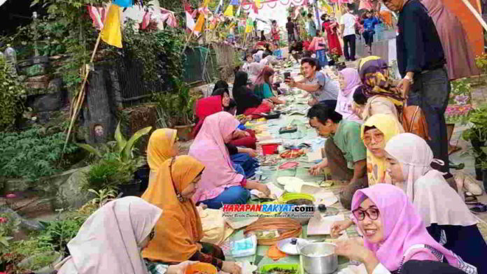 Lomba Nasi Liwet digelar warga RT.13, RW.04, Dusun Lumbungsari, Desa/Kecamatan Pamarican, Kabupaten Ciamis. Foto: Suherman/HR.