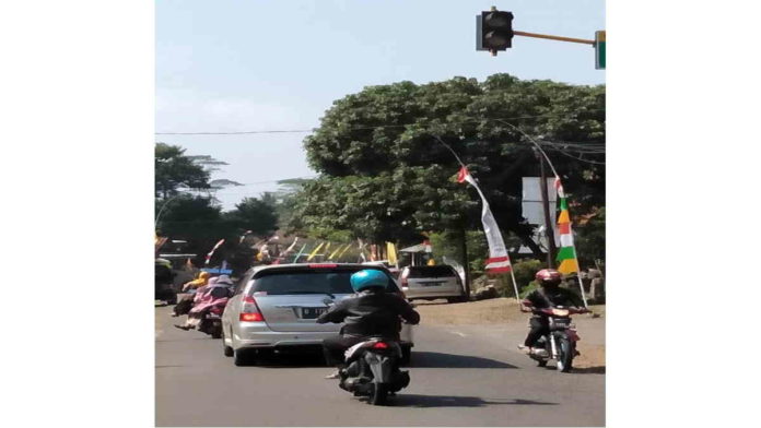 Tiga Traffic Light di Wilayah Kawali Ciamis Dibiarkan Mati