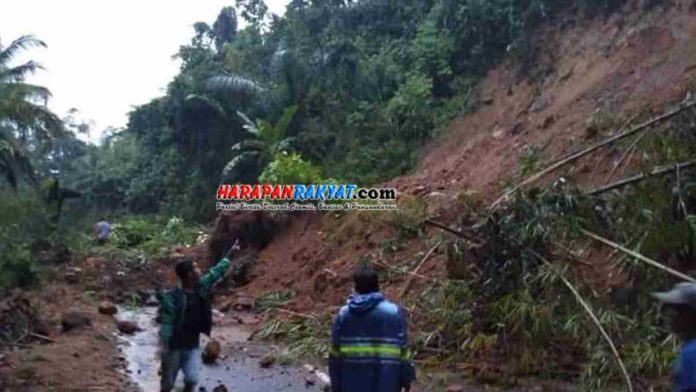 Bencana Longsor Melanda Tasikmalaya Selatan