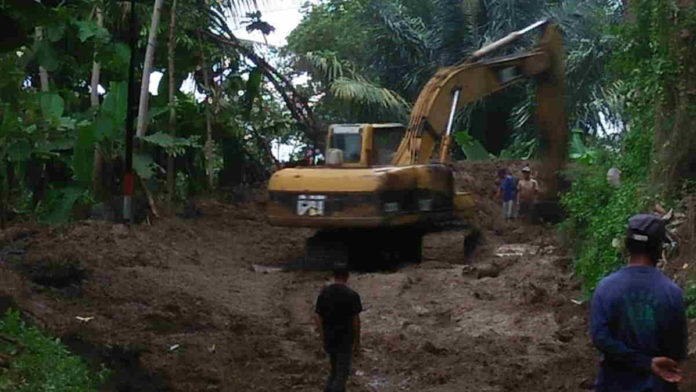 Tangani Tebing Longsor, DPUPR Ciamis Turunkan 3 Alat Berat