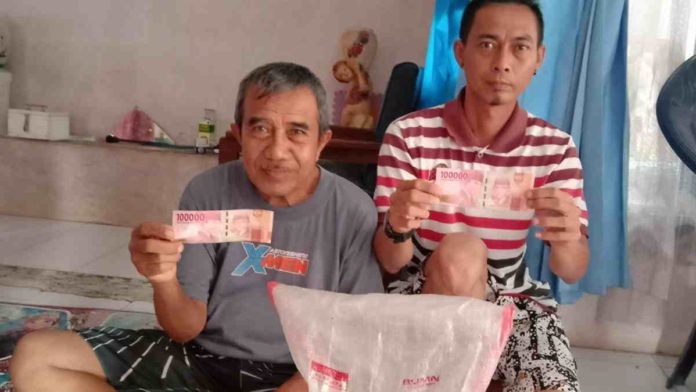 Warga Banjar Sumringah dapat Bantuan PKH Imbas Covid-19