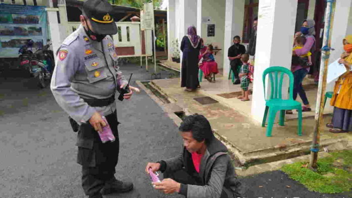 Polsek Tamansari Tasikmalaya Tak Bosan Rajia Masker