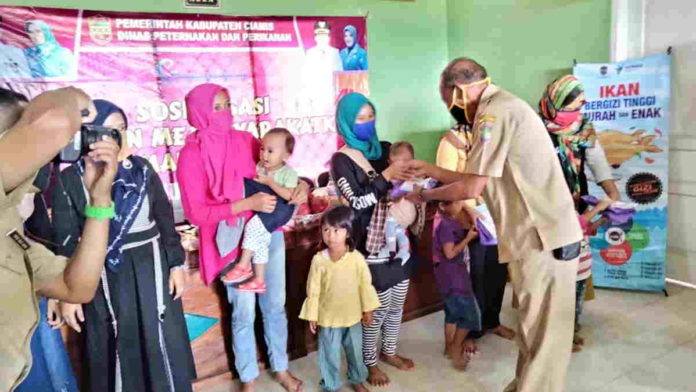 Warga Desa Girilaya Ciamis Diajak Gemar Makan Ikan