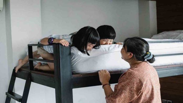 Kamar Anak Kembar Dengan Berbagai Dekorasi yang Sama dan Lucu