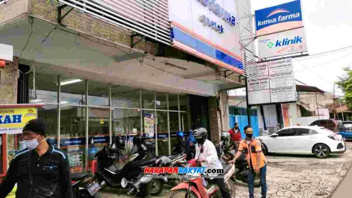 Pencurian di Apotek Kimia Farma Kota Banjar, Jawa Barat, diduga terjadi pada Kamis (14/01/2021) dini hari. Foto: Muhlisin/HR.