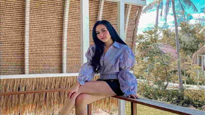 Selebgram Sarah Gibson