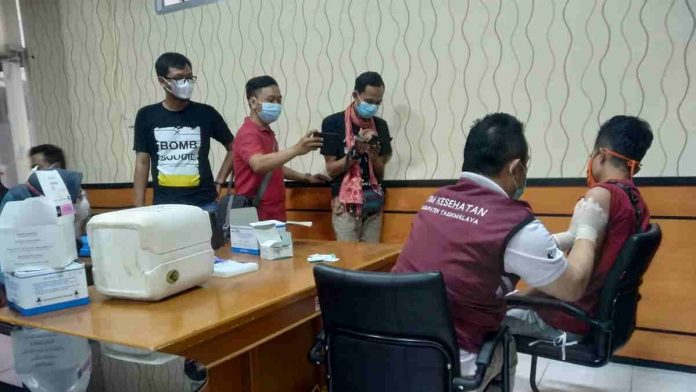 Belasan Wartawan di Kabupaten Tasikmalaya Disuntik Vaksin Covid-19