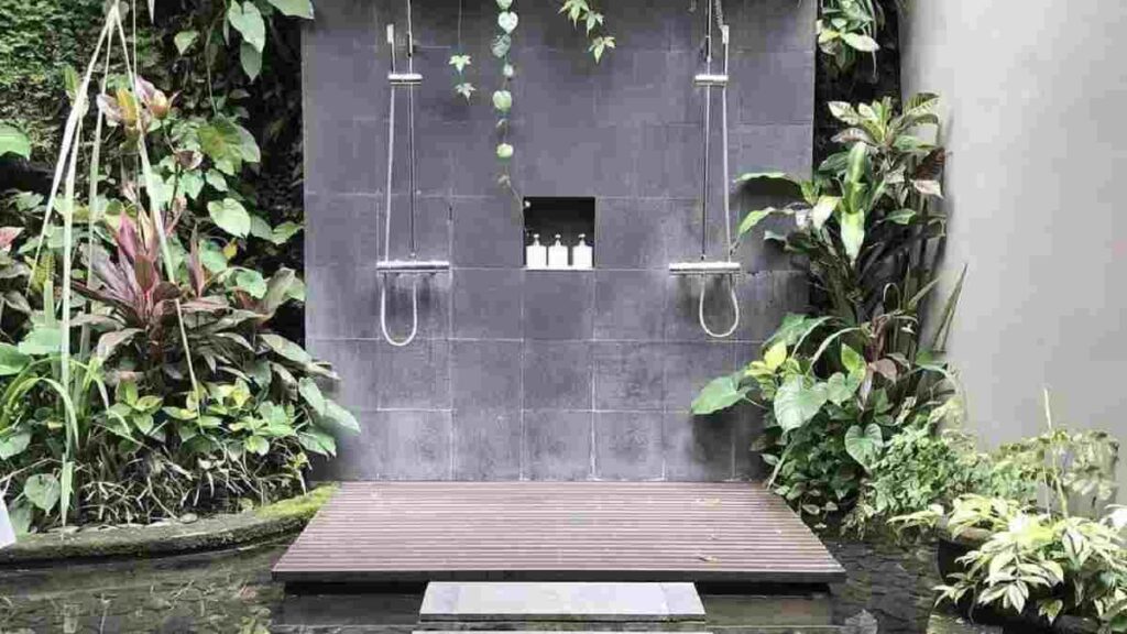 Kamar Mandi Outdoor Modern, Nyaman dan Tidak Membosankan