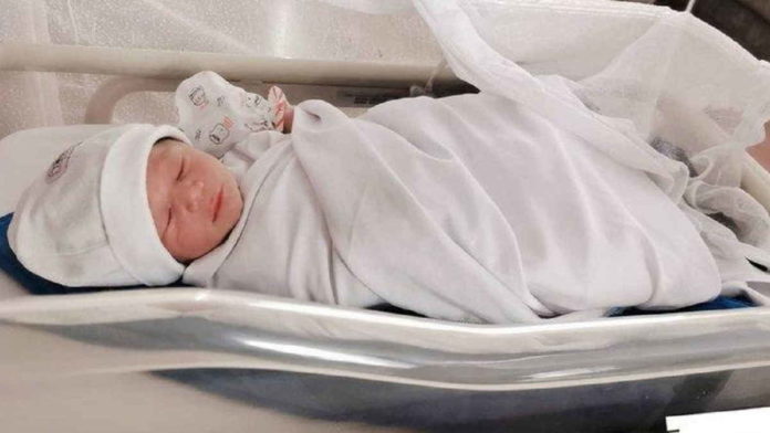 Baby Margaretha Melahirkan, Pernikahannya Dengan Christian Bradach