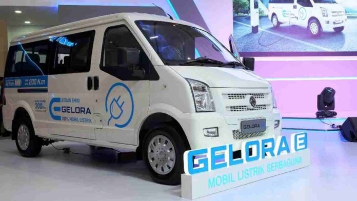 DFSK Gelora E Mobil Listrik Komersial Pertama di Indonesia