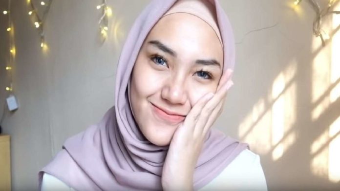 Gaya Pashmina Untuk Wajah Bulat, Sempurnakan Tampilan Hijab Anda