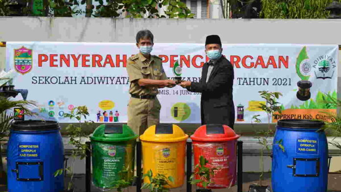 10 Sekolah di Ciamis Dapat Penghargaan Adiwiyata