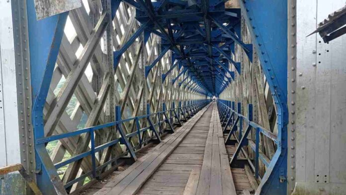 Jembatan Cirahong Ditutup