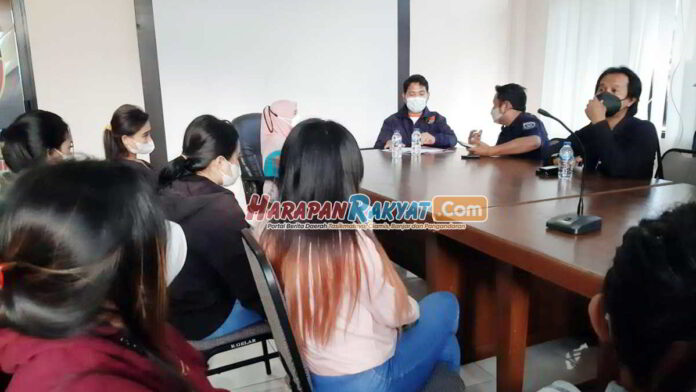 Suasana Haru Penjemputan Korban Perdagangan Manusia di Tasikmalaya