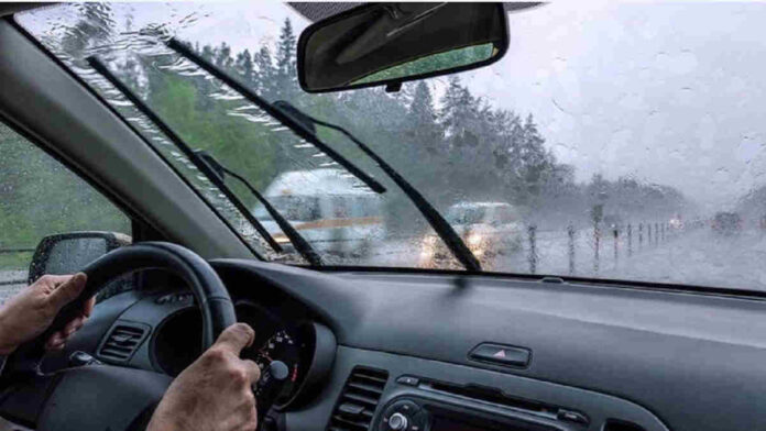 Penyebab Wiper Mobil Macet yang Membuat Kinerja Tidak Optimal