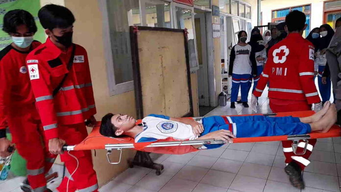 Takut Jarum Suntik Saat Vaksinasi, Siswa SMA di Banjar Nyaris Pingsan