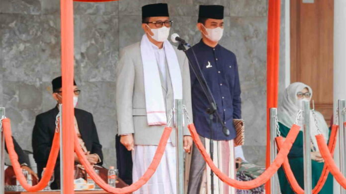 Bupati Ciamis Minta Santri Jadi Contoh Kedisiplinan Prokes