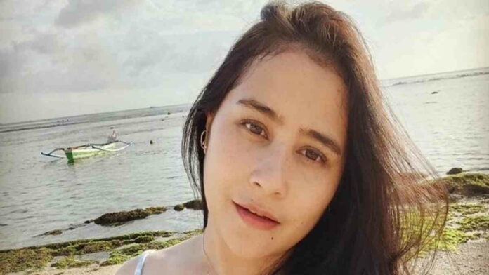 Ulang Tahun Prilly Latuconsina, Ada Billboard Besar di Pinggir Jalan