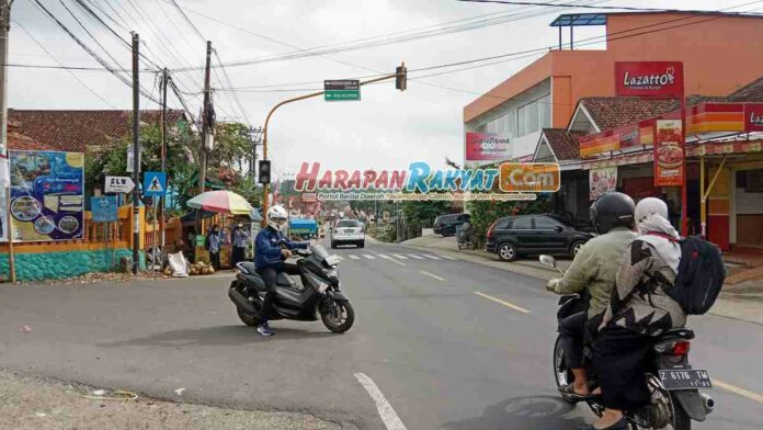 Warning Light di Persimpangan Jalan Cipaku Ciamis Padam