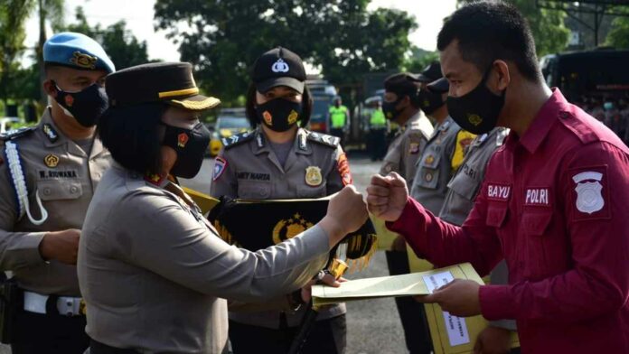 Kapolres Banjar Beri Penghargaan