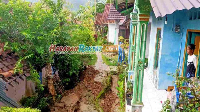 Jalan Kampung di Sukajadi Ciamis Longsor Ancam 2 Rumah Warga