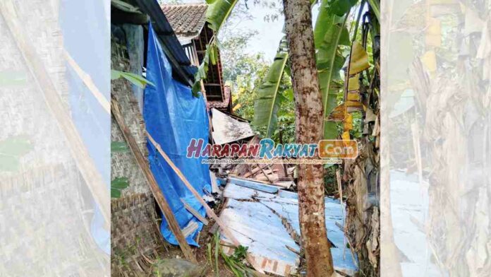 Tembok Dapur Rumah Warga Cicapar Ciamis Roboh