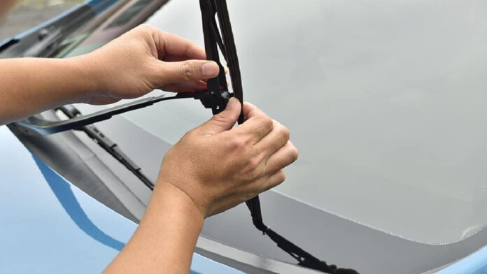 Cara Mencopot Wiper Mobil Sendiri yang Penting untuk Anda Ketahui