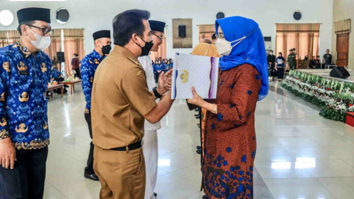 Purna Bakti, 410 Anggota Korpri Ciamis Dapat Uang Kadeudeuh