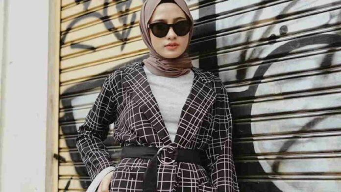 OOTD Street Style Hijab Tampil Keren Kekinian, Tetap Sopan