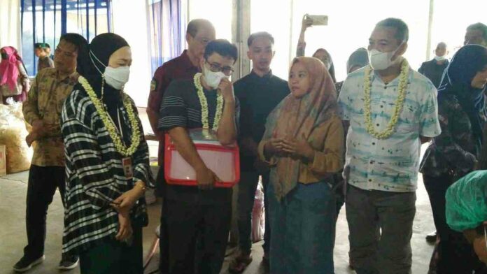 Pengusaha Keripik Kaca di Ciamis Wakili Jabar di Ajang Pemilihan Pemuda Pelopor