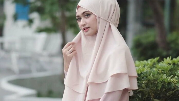 Hijab Bergo untuk Wajah Bulat, Tips Menghilangkan Kesan Tembem
