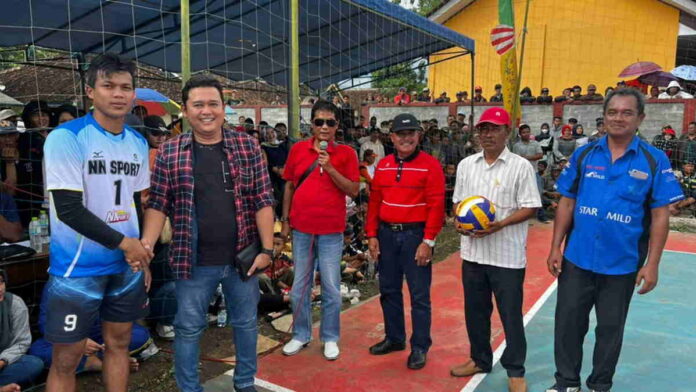 Nanang Permana Dukung Kemajuan Atlet Bola Voli Tingkat Desa di Ciamis